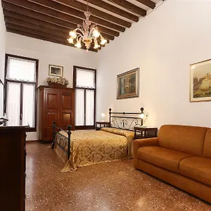 Apartment Leoncini With A Wonderful Canal View, Venedig
